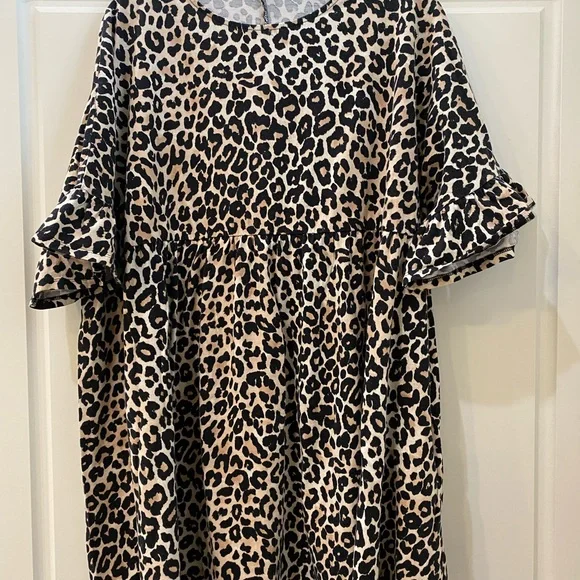 SALE 3/$45 👀 - Picture 2 of 4